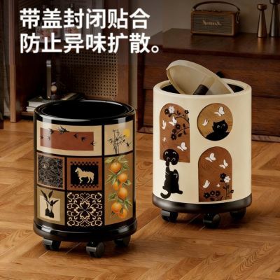 换了垃圾桶家用中古风新款厨房高颜值客厅卧室带盖滑轮套筒垃圾纸篓之后，生活质量明显提升了